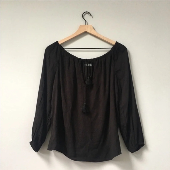 New urban outfitters Kimchi Blue Linda tassel Tie Front Off the shoulder top - Picture 3 of 8